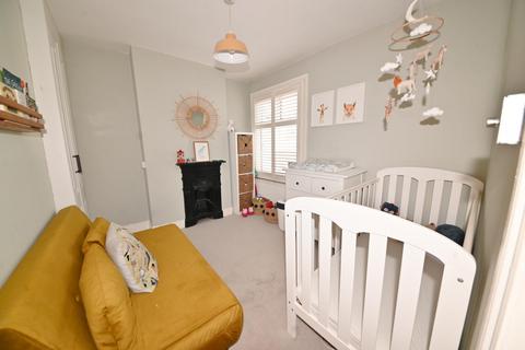 24 Warwick Road, Twickenham, TW2 6SW