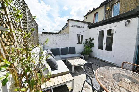 24 Warwick Road, Twickenham, TW2 6SW