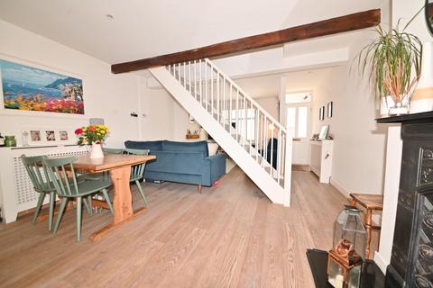 24 Warwick Road, Twickenham, TW2 6SW