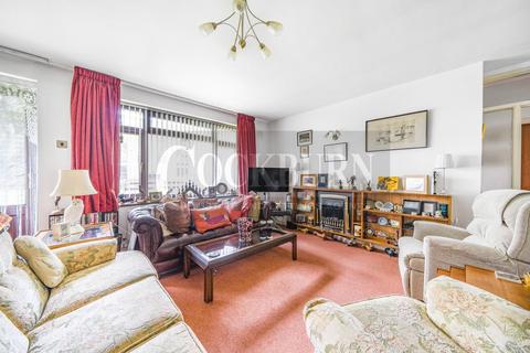 2 bedroom ground floor flat for sale, Greenacres, Eltham, SE9