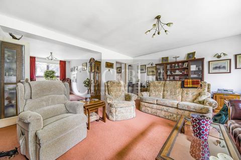 Flat 2, Chiltern Court Greenacres, London, SE9 5BE