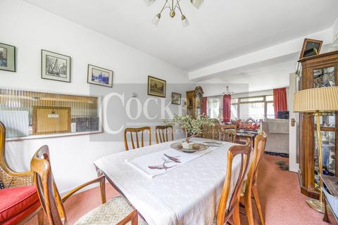 Flat 2, Chiltern Court Greenacres, London, SE9 5BE