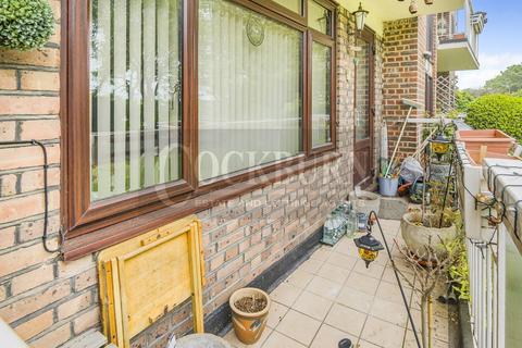 Flat 2, Chiltern Court Greenacres, London, SE9 5BE