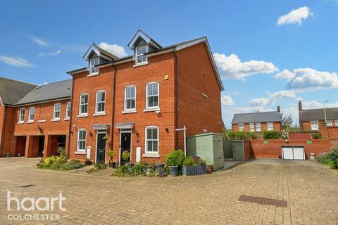 3 bedroom townhouse for sale, Dragoon Road, Colchester