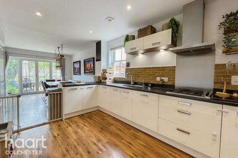 3 bedroom townhouse for sale, Dragoon Road, Colchester