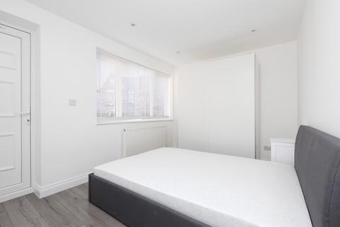 2 bedroom maisonette to rent, Stroud Green, London N4