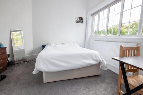 1 bedroom flat to rent, Burgess Hill, London NW2