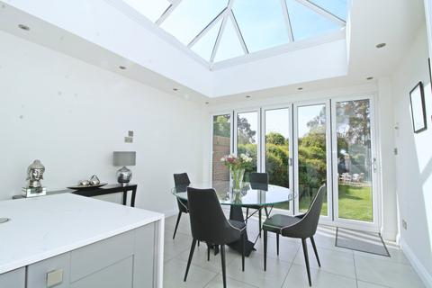 30 Hayes Way, Beckenham, BR3 6RL