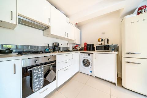 1 bedroom flat to rent, Garratt Lane Earlsfield SW17
