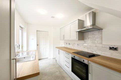 2 bedroom apartment to rent, Howe Street, Gateshead, NE8