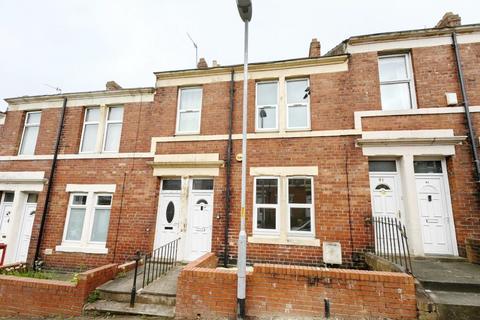 2 bedroom apartment to rent, Howe Street, Gateshead, NE8