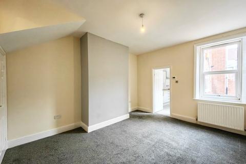 2 bedroom apartment to rent, Howe Street, Gateshead, NE8