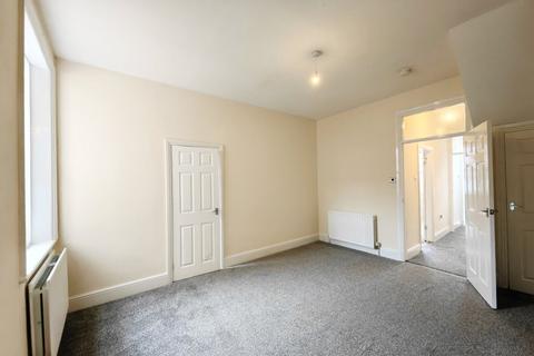 2 bedroom apartment to rent, Howe Street, Gateshead, NE8