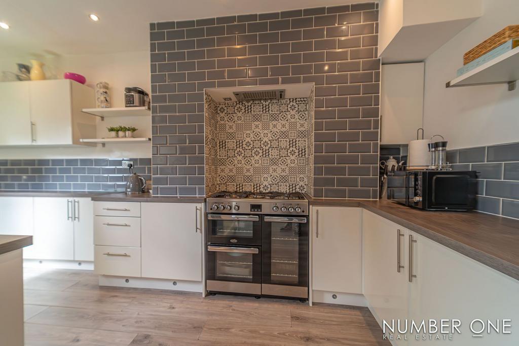 Gwerthonor Place, Gilfach, CF81 3 bed terraced house for sale £175,000