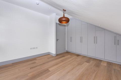 1 bedroom apartment to rent, Castlebar Road, London, W5