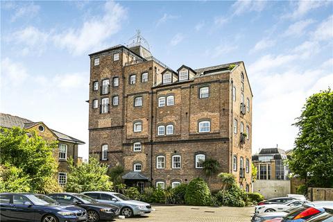 2 bedroom apartment for sale, The Maltings, Church Street, Staines-upon-Thames, Surrey, TW18
