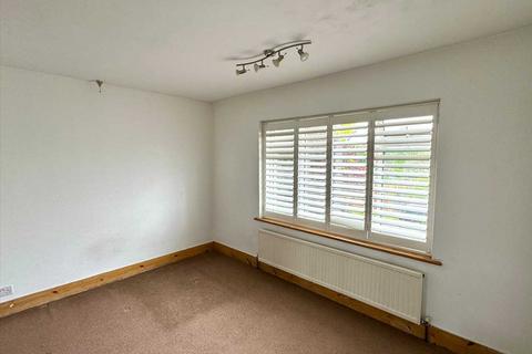 2 bedroom semi-detached house to rent, St Johns Road, Slough