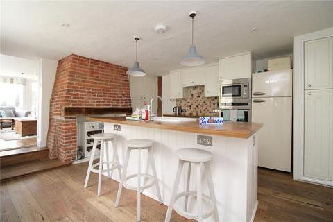 undefined, Thoroughfare, Woodbridge, Suffolk, IP12