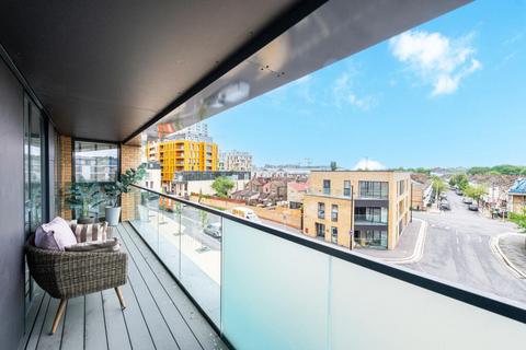 3 bedroom flat for sale, Banning Street, London SE10