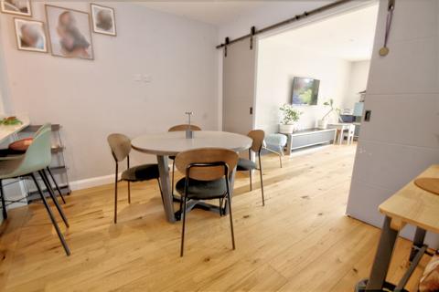 1b Kellys Road, Wheatley, Oxford, OX33 1NT