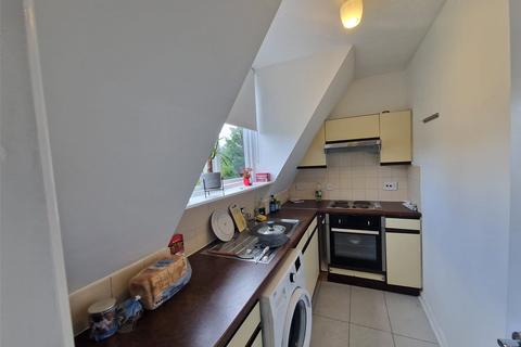 Studio to rent, Abbeyfields Close, Park Royal, London, NW10