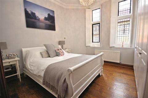 2 bedroom apartment to rent, Oldfield Wood, Woking GU22