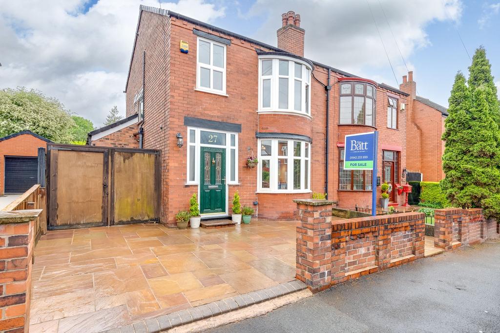 Knowsley Road, Wigan WN6 3 bed semidetached house for sale £250,000