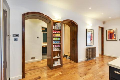 2 bedroom flat to rent, Fitzjohns Avenue, Hampstead, London,  NW3