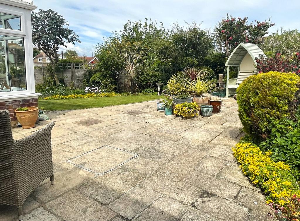Ryalls Court, Seaton, Devon, EX12 3 bed detached bungalow £550,000