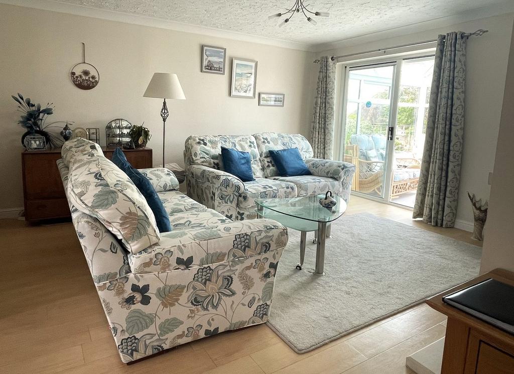 Ryalls Court, Seaton, Devon, EX12 3 bed detached bungalow for sale £
