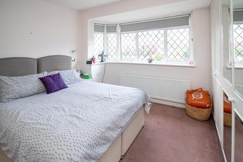 48 Upcroft Avenue, Edgware, HA8 9RB