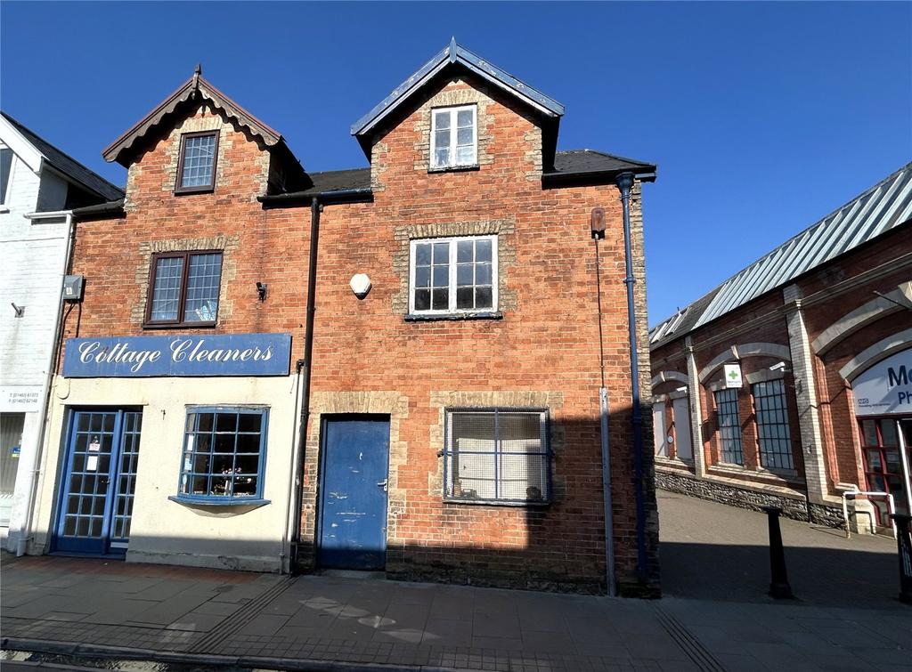 Holyrood Street, Chard, Somerset, TA20 End of terrace house for sale