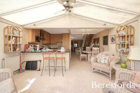 2 Jubilee Close, Romford, RM7 9LU
