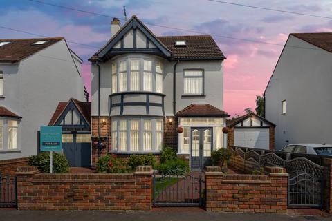 4 bedroom detached house for sale, Thorpedene Gardens, Shoeburyness, Essex, SS3