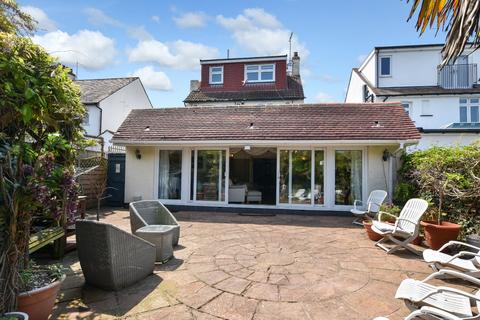 70 Thorpedene Gardens, Shoeburyness, Southend-on-sea, SS3 9JD