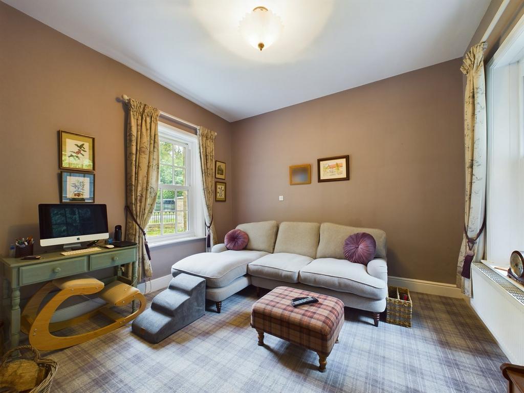 King's Lynn PE33 3 bed detached house to rent £1,400 pcm (£323 pw)
