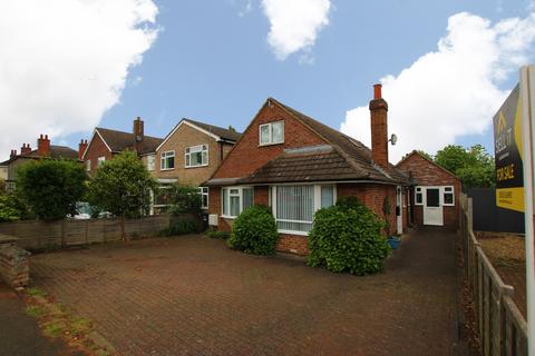 5 bedroom detached house for sale, Windmill Avenue, Kettering NN15