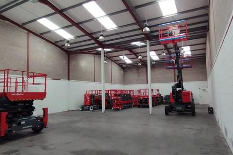 Trade counter to rent, Unit 4, Maes Y Clawdd, Maesbury Road Industrial Estate, Croesoswallt, SY10 8NN