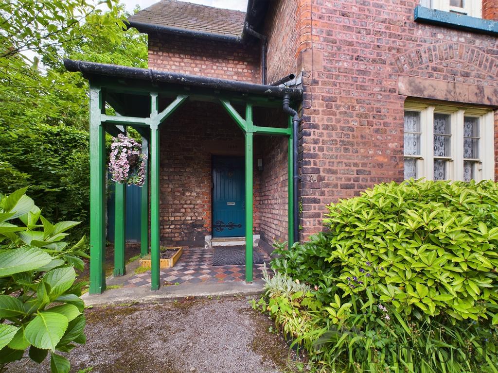 Meadow Lane, West Derby, Liverpool, L12 2 bed semidetached house for