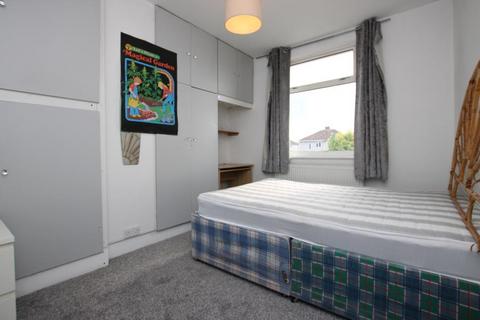 3 bedroom terraced house to rent, Bridgman Grove, Bristol BS34