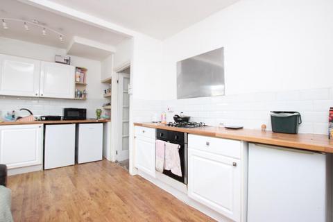 3 bedroom terraced house to rent, Bridgman Grove, Bristol BS34