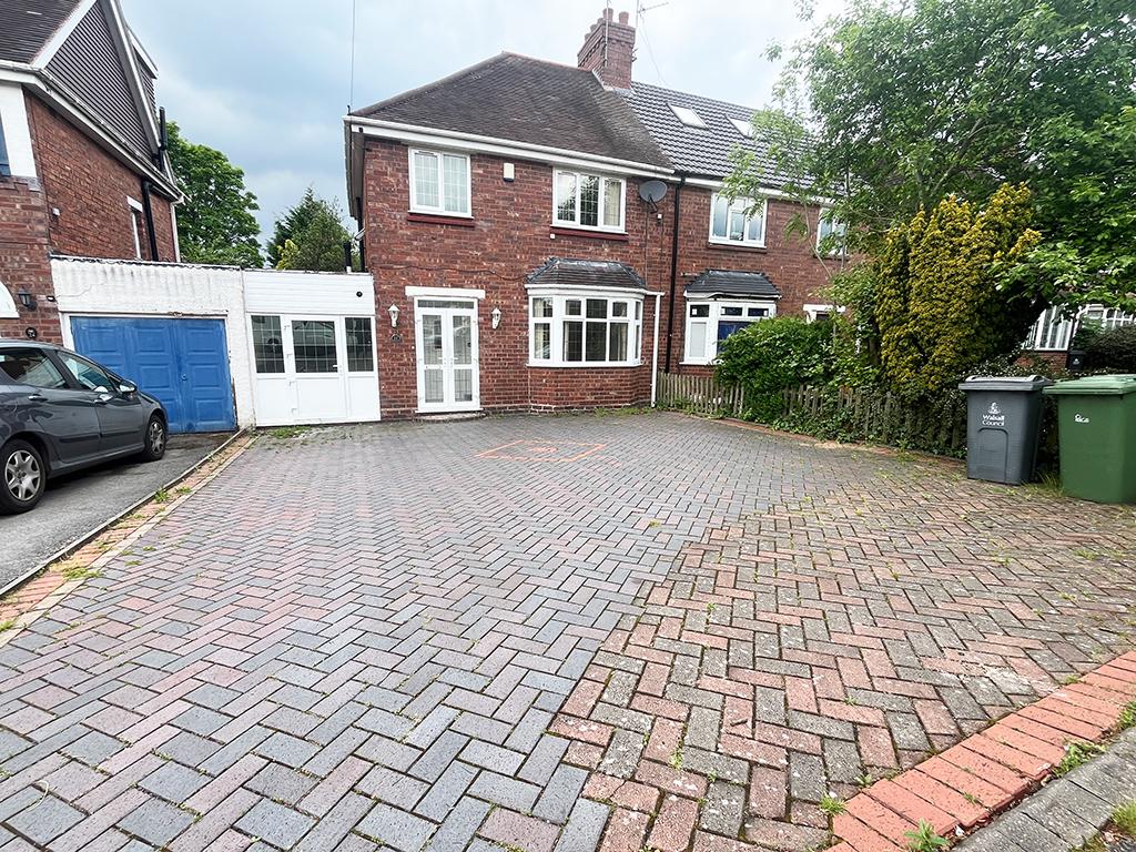 Wood End Road, Walsall WS5 3 bed semidetached house to rent £1,450