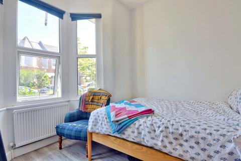 1 bedroom flat to rent, Terront Road, London N15