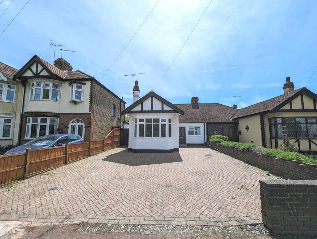 Eastern Avenue, Southendonsea, SS2 3 bed bungalow for sale £460,000