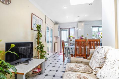 4 bedroom semi-detached house for sale, Kenton Park Crescent, Harrow, HA3