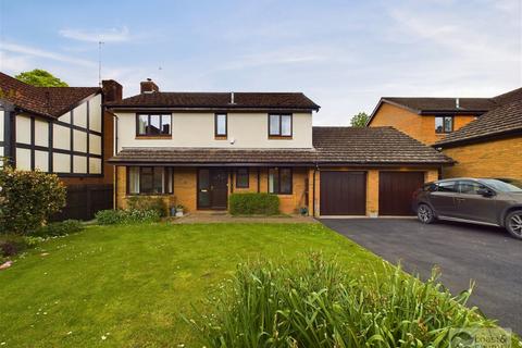 4 bedroom detached house for sale, Stoneleigh Close, Newton Abbot