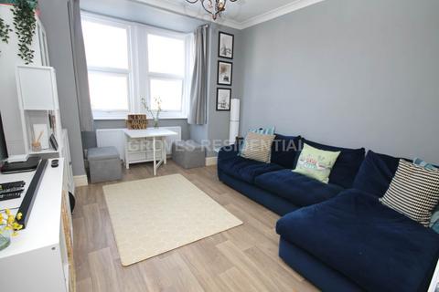 2 bedroom flat for sale, Penrith Road, New Malden