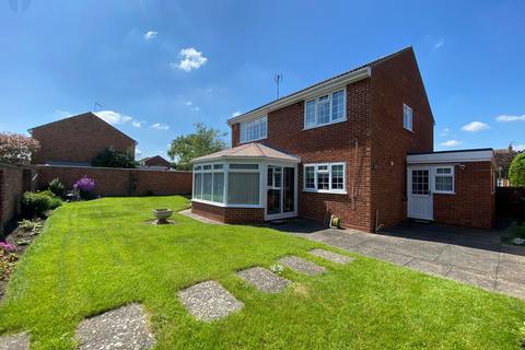 4 bedroom detached house for sale, Penrith Way, Aylesbury