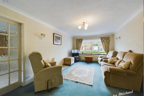 4 bedroom detached house for sale, Penrith Way, Aylesbury