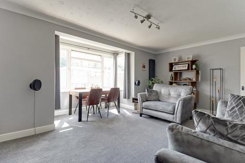 2 bedroom apartment for sale, The Priory, London Road